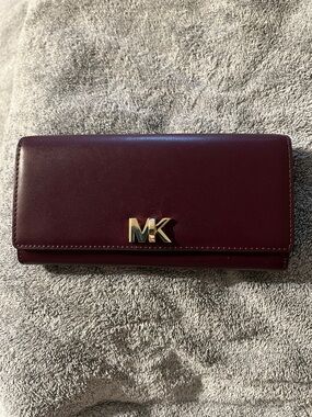 Michael Kors Mott Leather Burgundy Wallet Twist Lock Closure